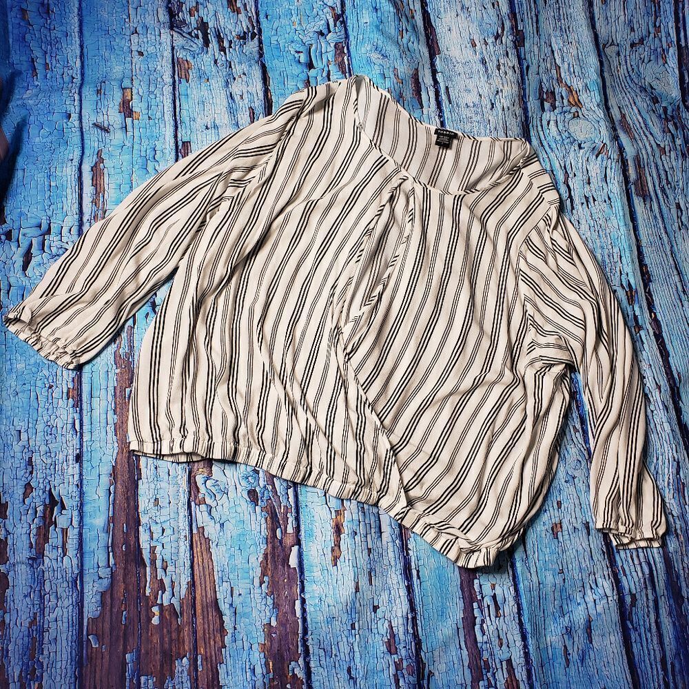 Torrid striped surplice top Hopscotch Hearts 5 5x